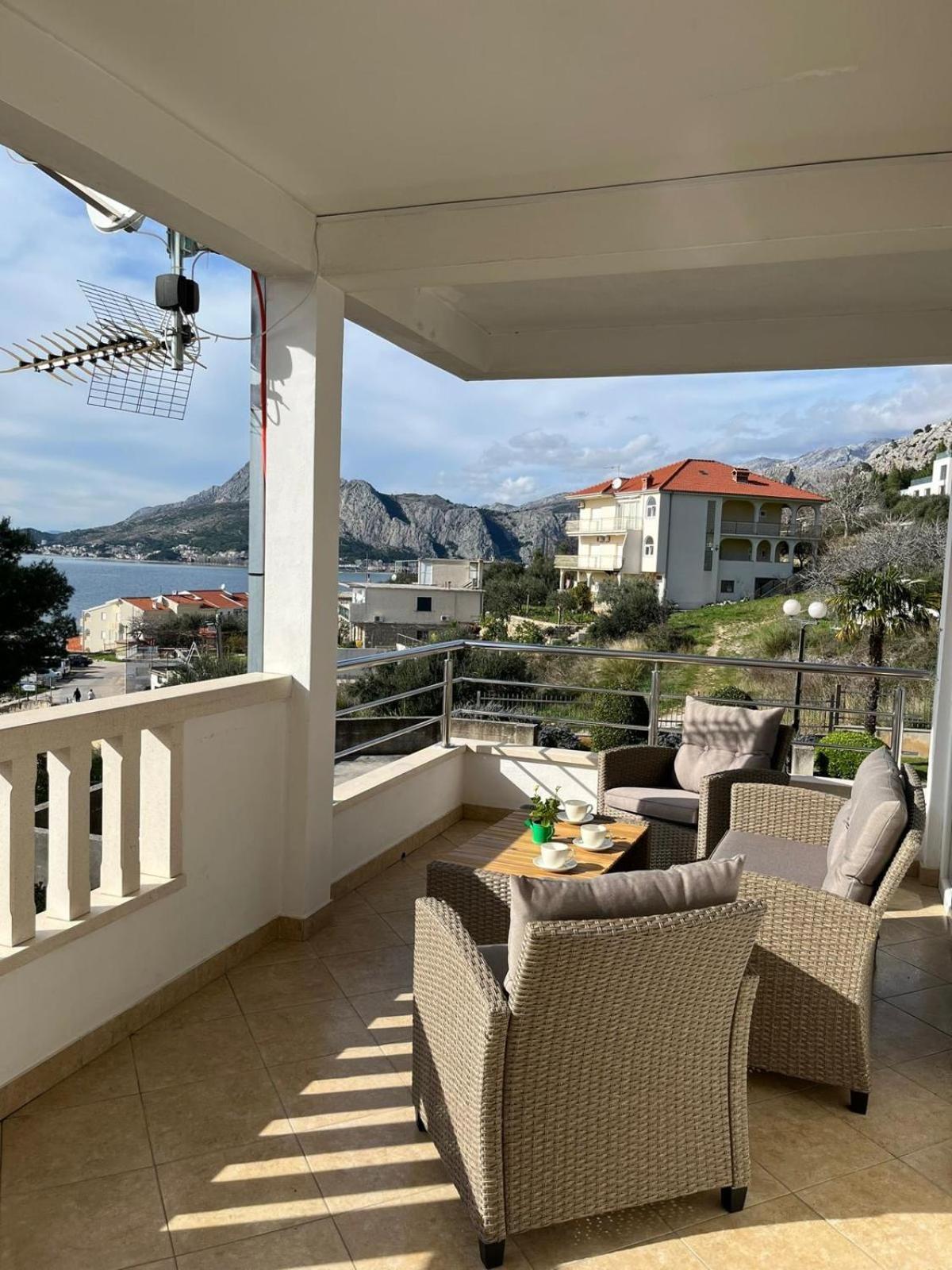 Apartment Ines Omiš Exterior foto