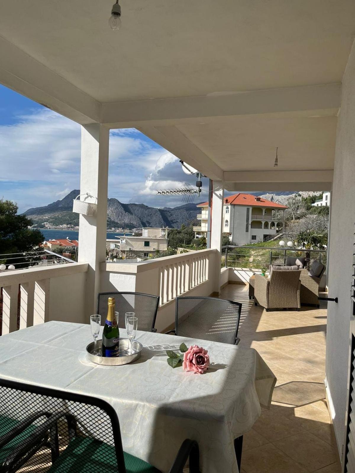 Apartment Ines Omiš Exterior foto